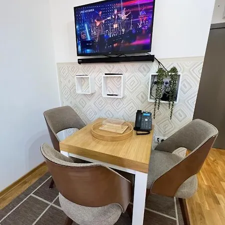 Ema - Jakov Kraljevi Cardaci Apartment