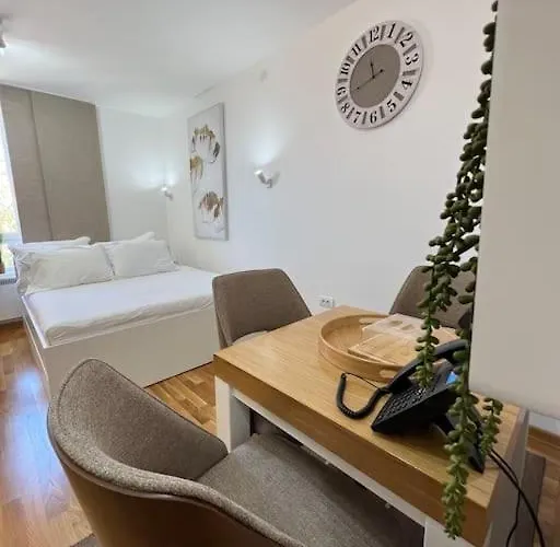 Ema - Jakov Kraljevi Cardaci Κοπαόνικ